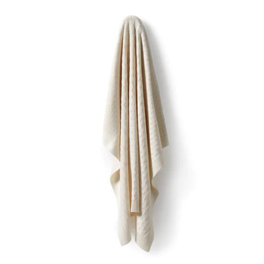 Essentials - Blankets & Bedding