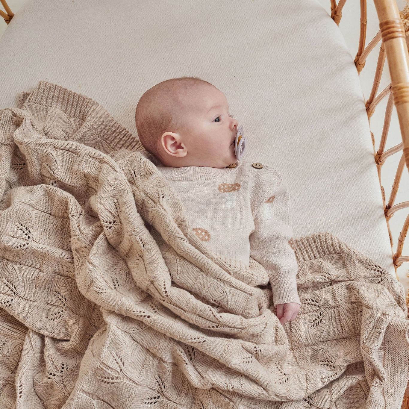 Aster and Oak Sand Fleck Knit Leaf Blanket | Blankets | Bon Bon Tresor