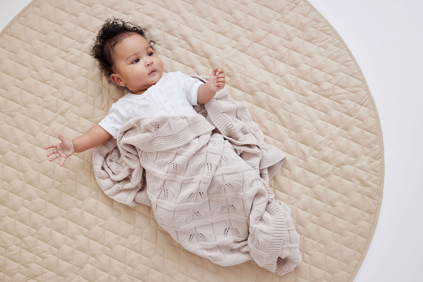 Aster and Oak Oatmeal Leaf Knit Blanket | Blankets | Bon Bon Tresor