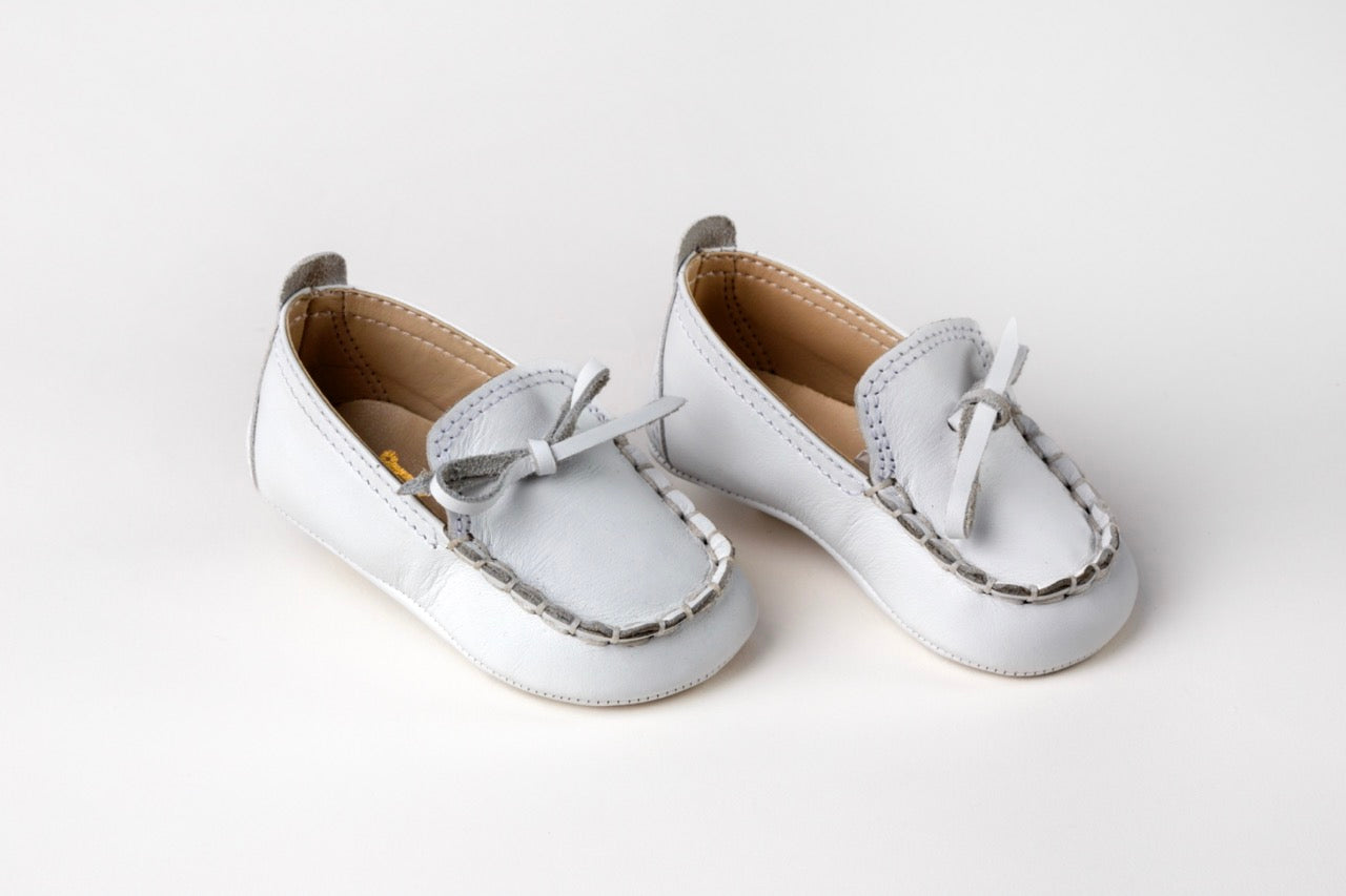 Kiddie Couture Bowie Moccasins White | Moccasins & Loafers | Bon Bon Tresor