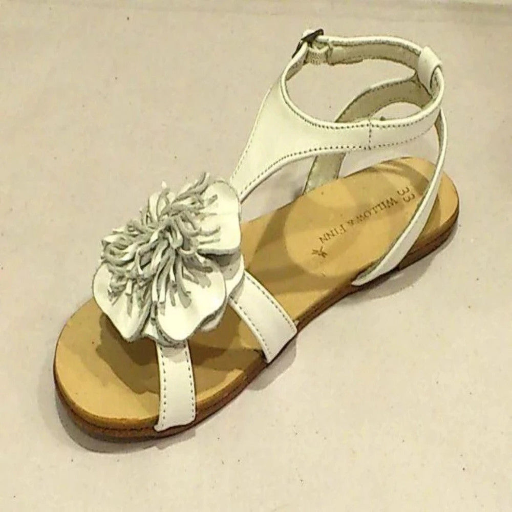 Willow and Finn White Tassle Flower Sandal | Dress Shoes | Bon Bon Tresor