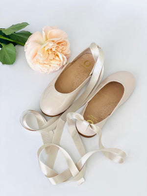Chloe & Jule Prima Ballerina Patent Metallic Pearl | Dress Shoes | Bon Bon Tresor